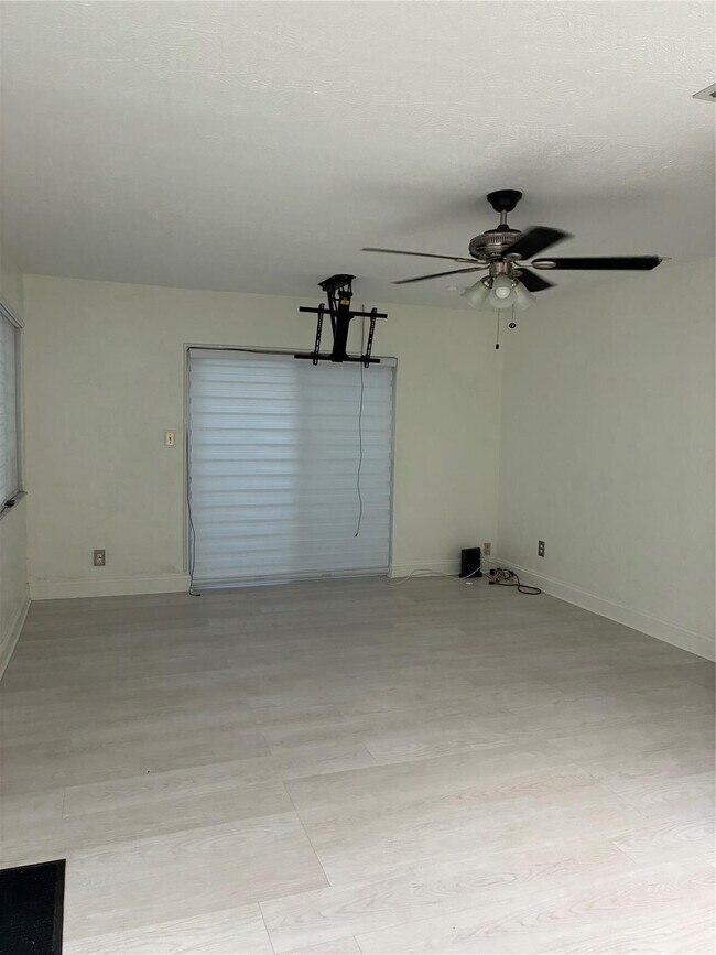 Building Photo - 2816 NW 7th St