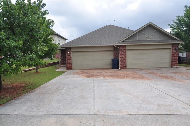 Building Photo - 13806 Oxford Dr
