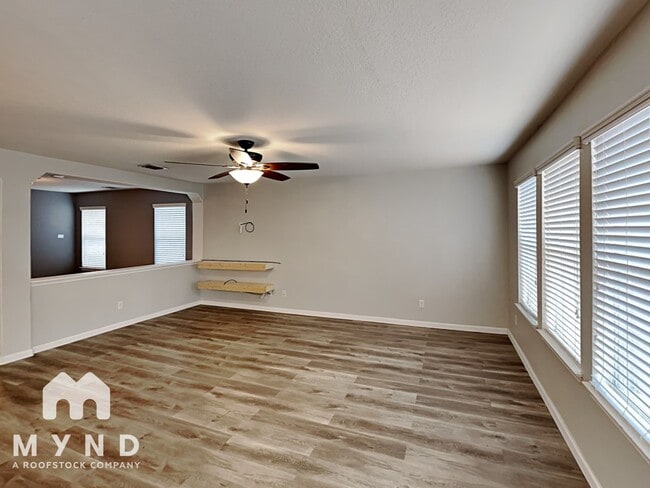 Building Photo - 9203 Silver Vista