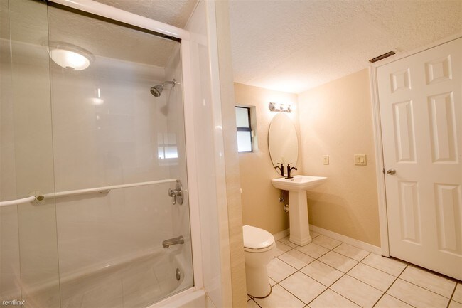 Building Photo - 272 Santa Rosa Dr