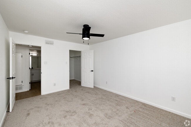 Building Photo - ReNew on Cantrell