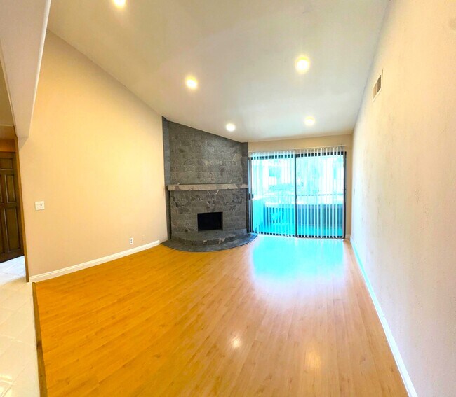 Living Room - 15511 Sherman Way