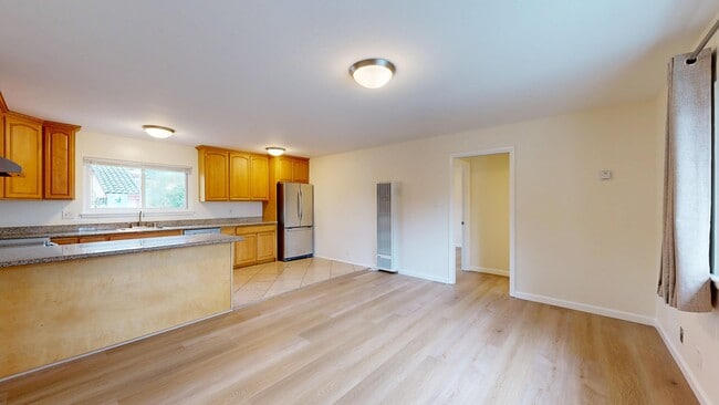 Building Photo - 590 Ralston Ave
