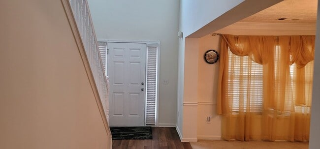 Building Photo - 731 Thompson Ridge Dr