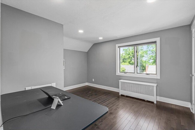 Building Photo - 46 Marino Ave