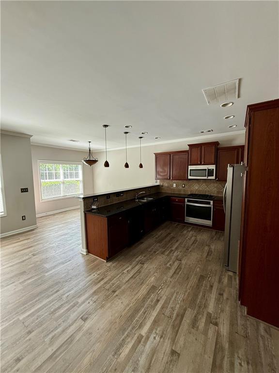 Building Photo - 3827 Manor View