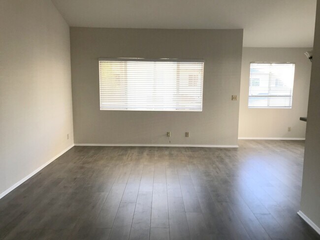 Foto del edificio - 1158 Cypress Ave