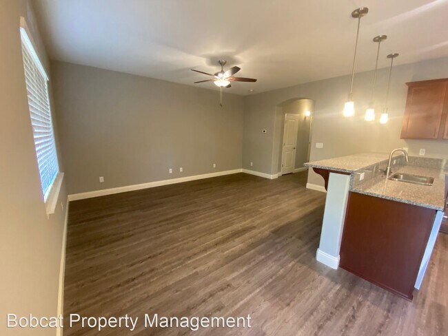 Building Photo - 2 br, 2.5 bath House - 1308 Saltern Dr
