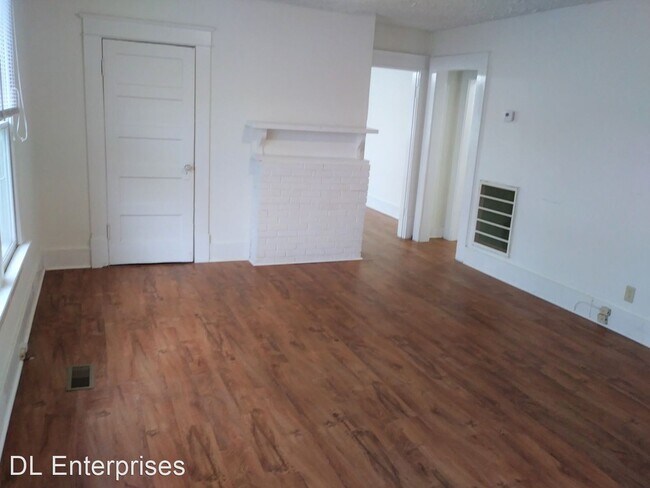Building Photo - 2 br, 1 bath House - 207 West Bell Avenue