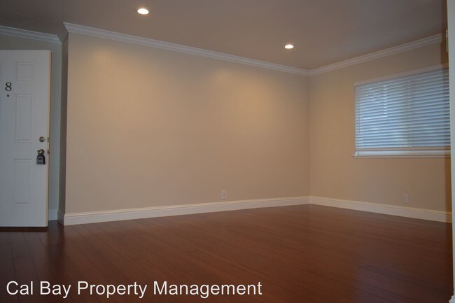 Building Photo - 949 Villa Ave
