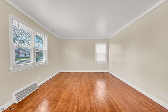 Foto del edificio - 21603 Hillgrove Ave