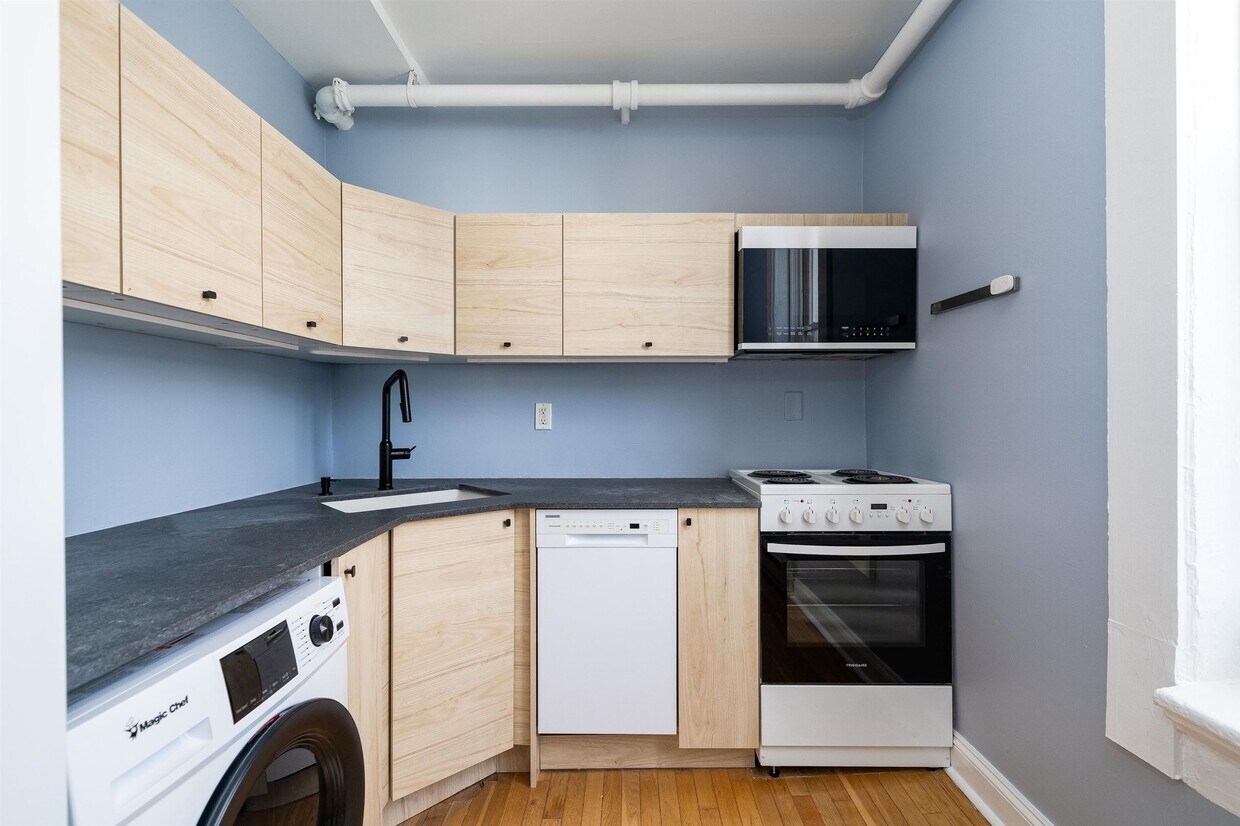 Foto principal - 235 Monroe St