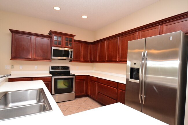 Foto del edificio - 4 BR Lakefront & Pool Home