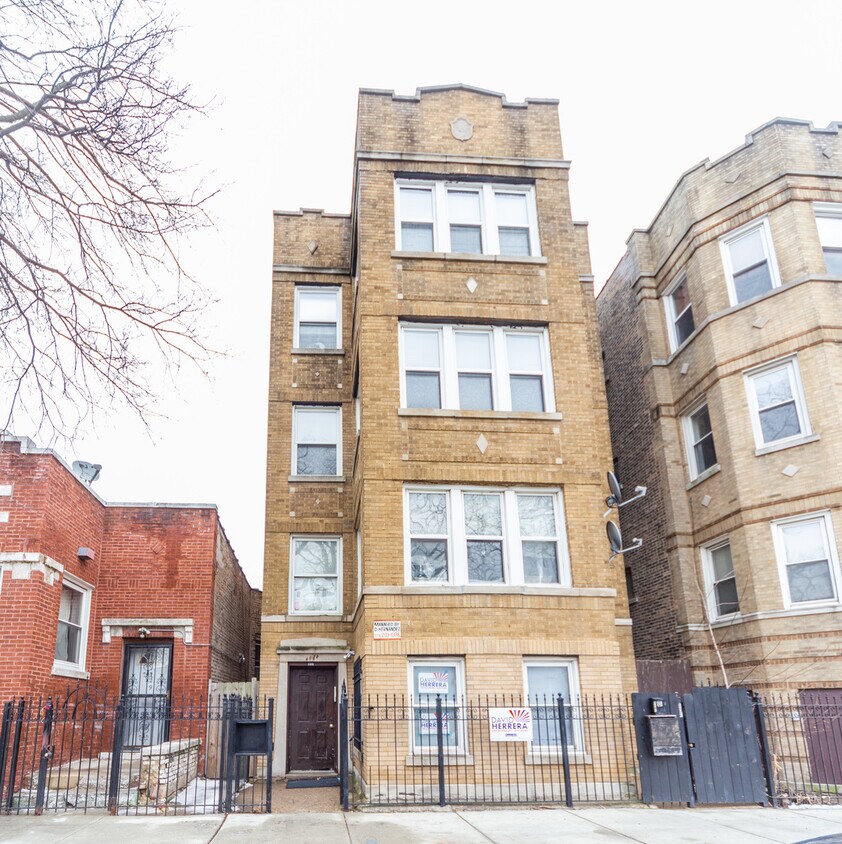 Primary Photo - 1127 N Christiana Ave