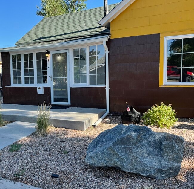 Building Photo - 507 Douglas St