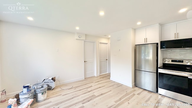 Photo du bâtiment - 692 Crystal St