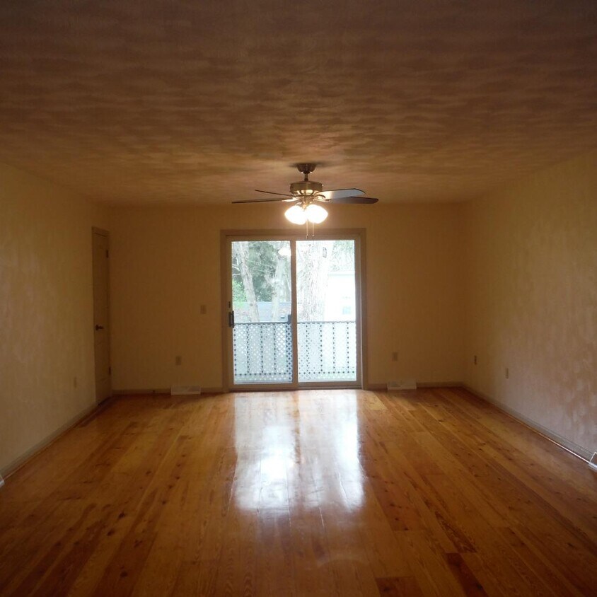 Primary Photo - 523 Terrace St