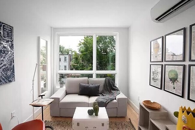 Foto del edificio - 802 Lafayette Ave