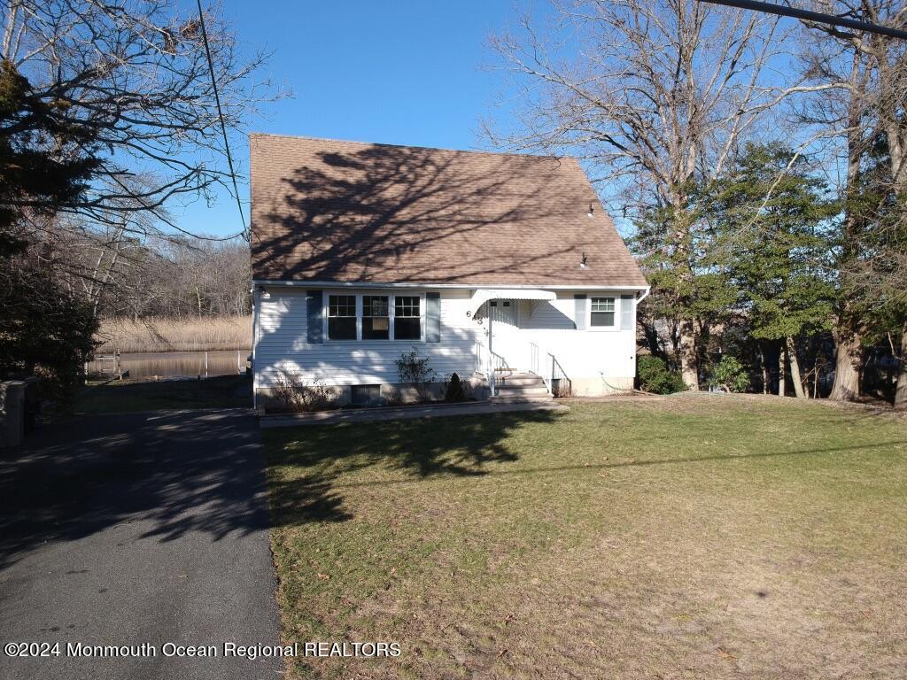Primary Photo - 613 Riverside Dr