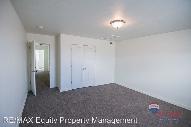 Building Photo - 3 br, 2.5 bath House - 67 E 630 N