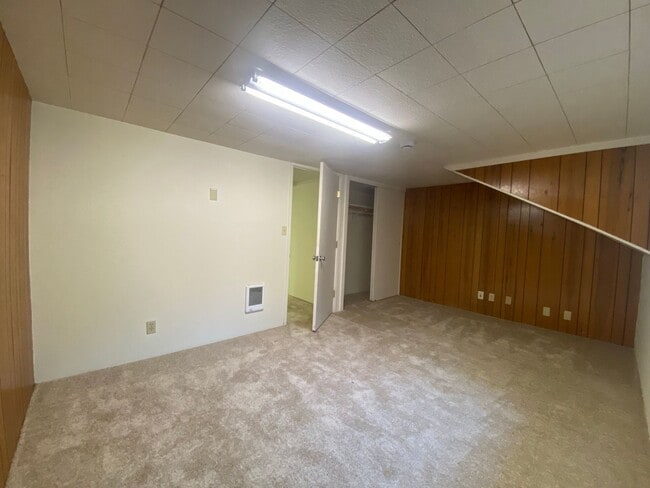 Building Photo - Lewis & Clark Graduate/Law Students ONLY