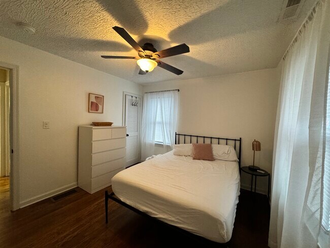 Foto del edificio - 1321 Howard St