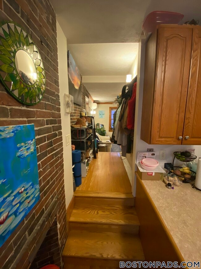 Building Photo - 61 Anderson St