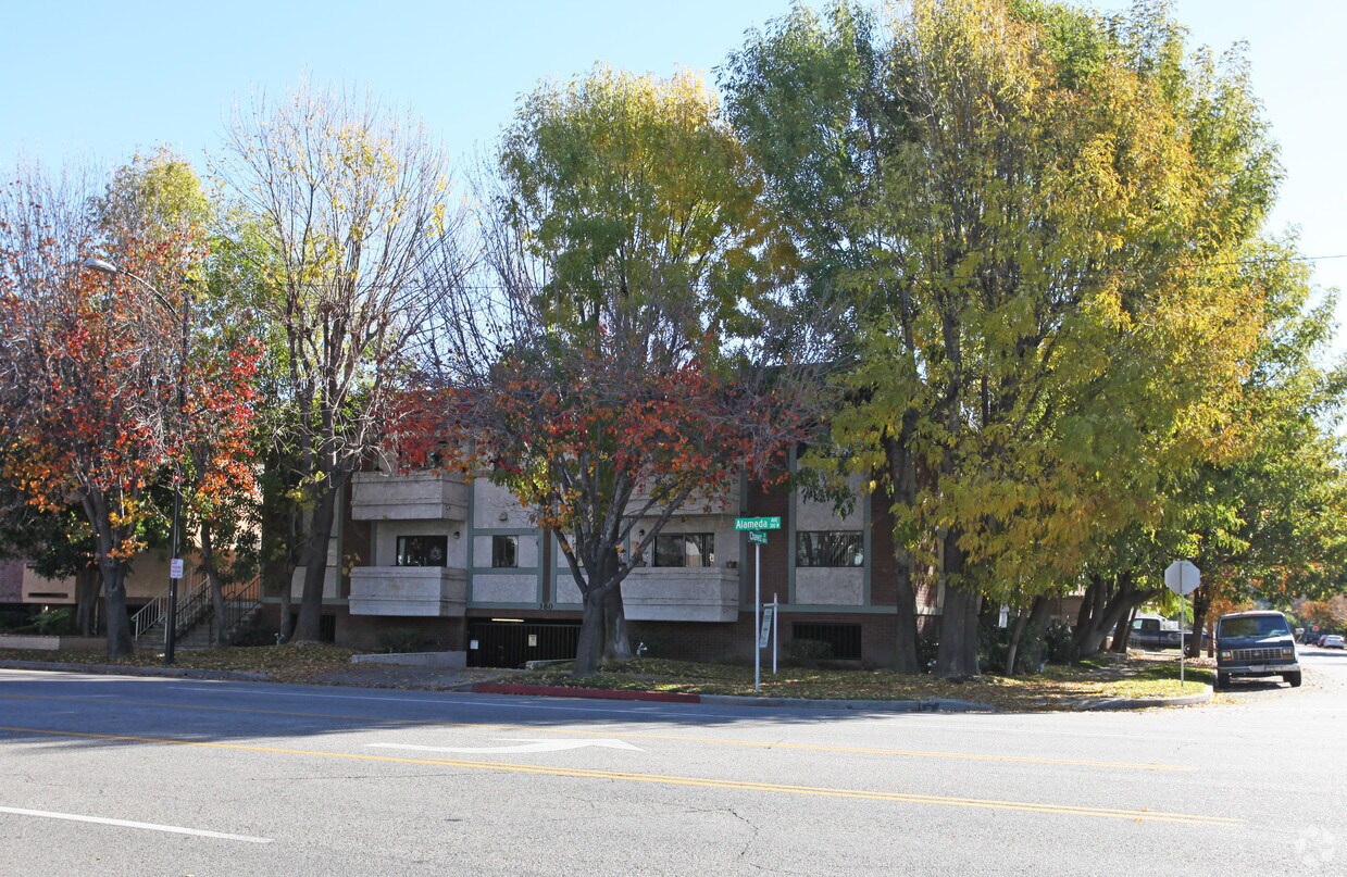 Primary Photo - 380 W Alameda Ave