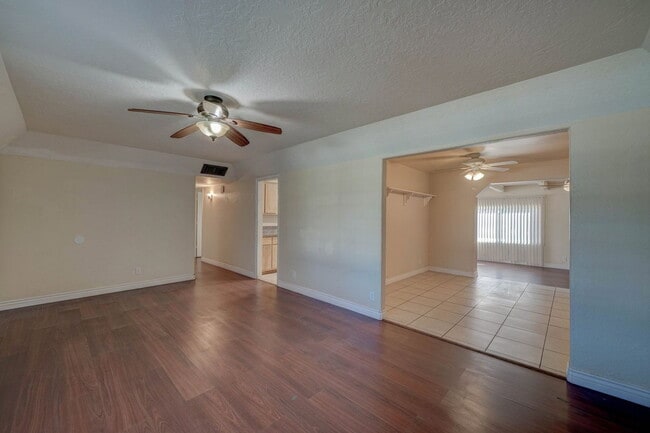 Foto del edificio - 2133 W Morten Ave