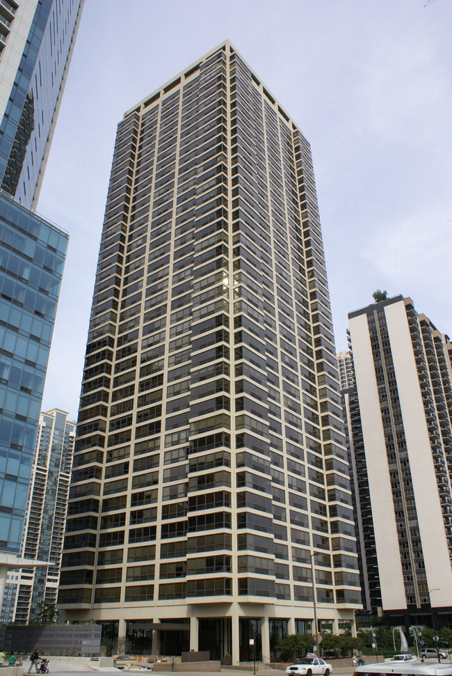 Foto del edificio - 360 E Randolph St