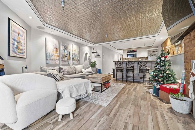 Building Photo - 535 Bloomfield St