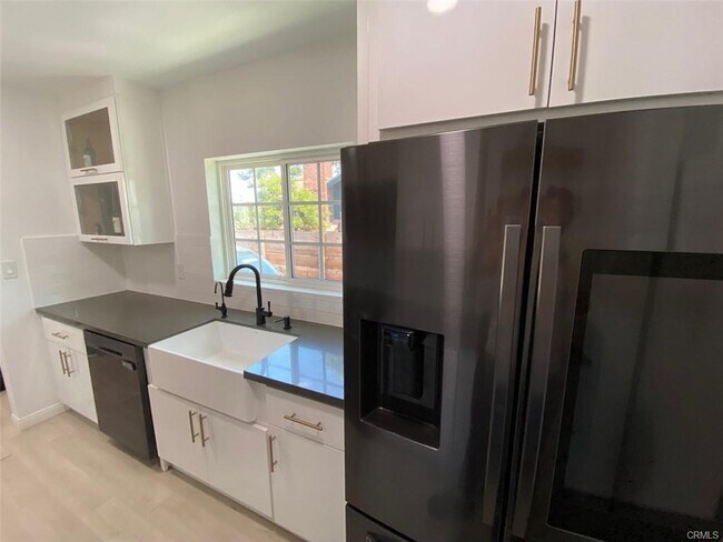 Building Photo - 4434 W 64th St