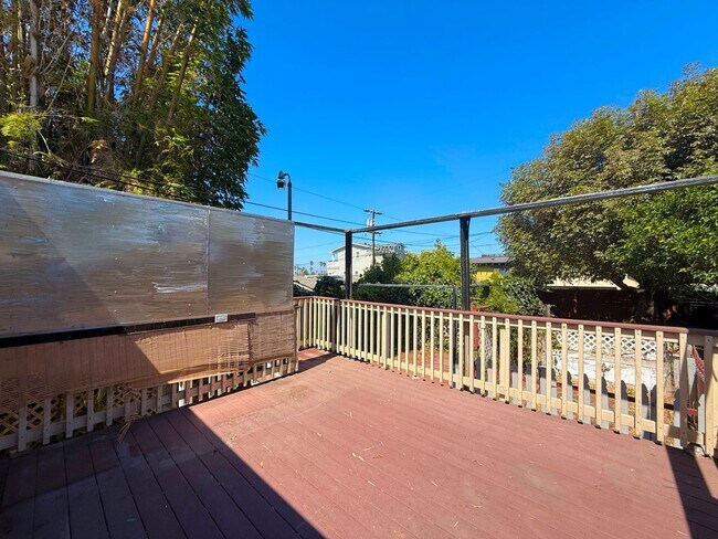Building Photo - Welcome to this charming home in Ocean Beach!