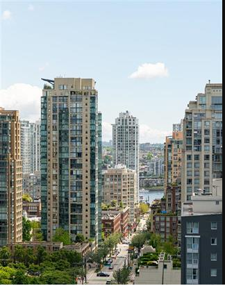 city and peek-a-boo view of the water - 1212 Howe St