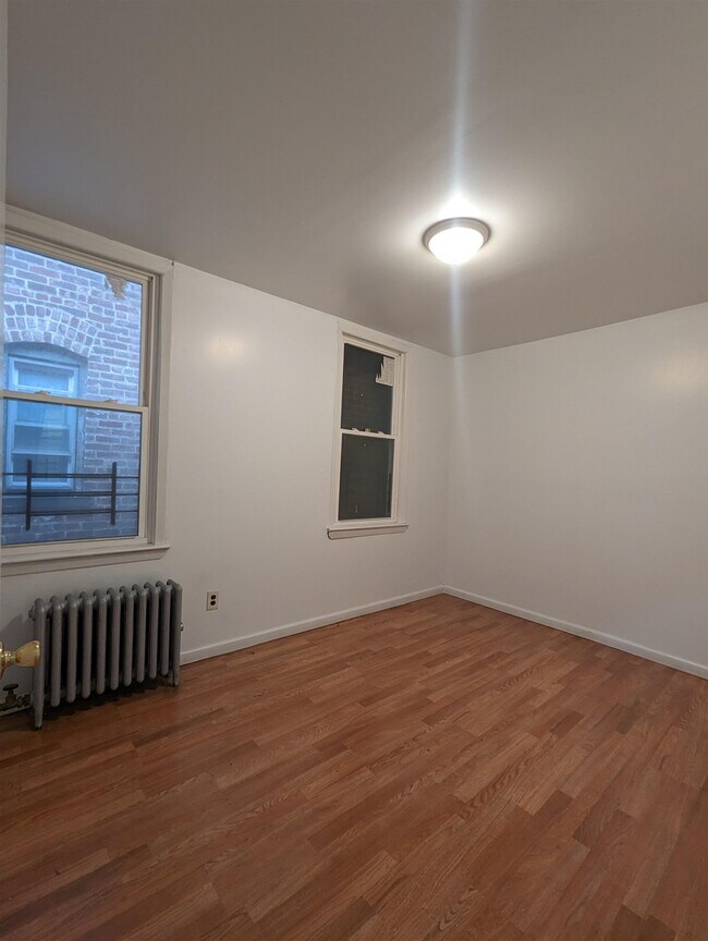 Building Photo - 207 Winfield Ave