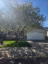 Building Photo - 1315 N Alvey Ln