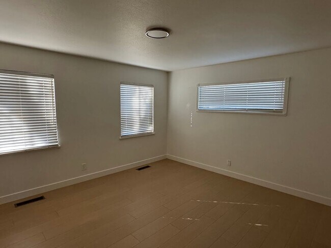Foto del edificio - Home for Rent in Fair Oaks, CA
