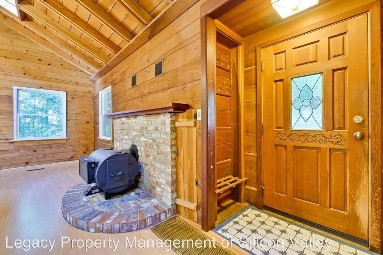 Primary Photo - 3 br, 2 bath House - 17650 Skyline Blvd.