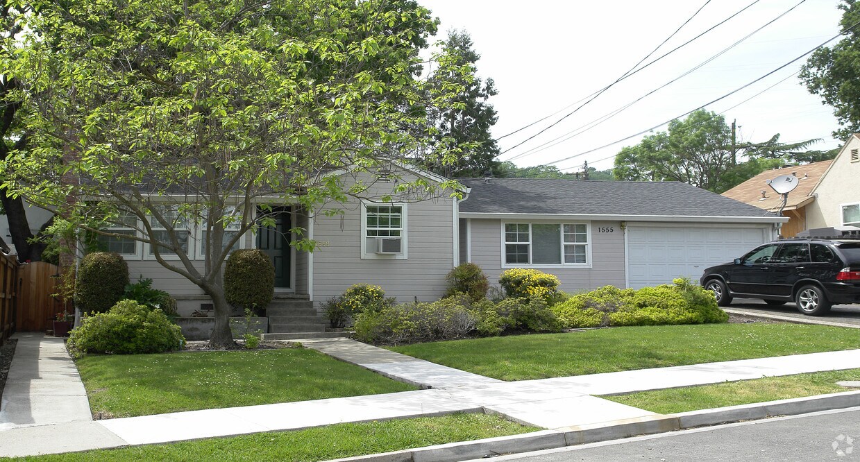 Primary Photo - 1555 Brooks St