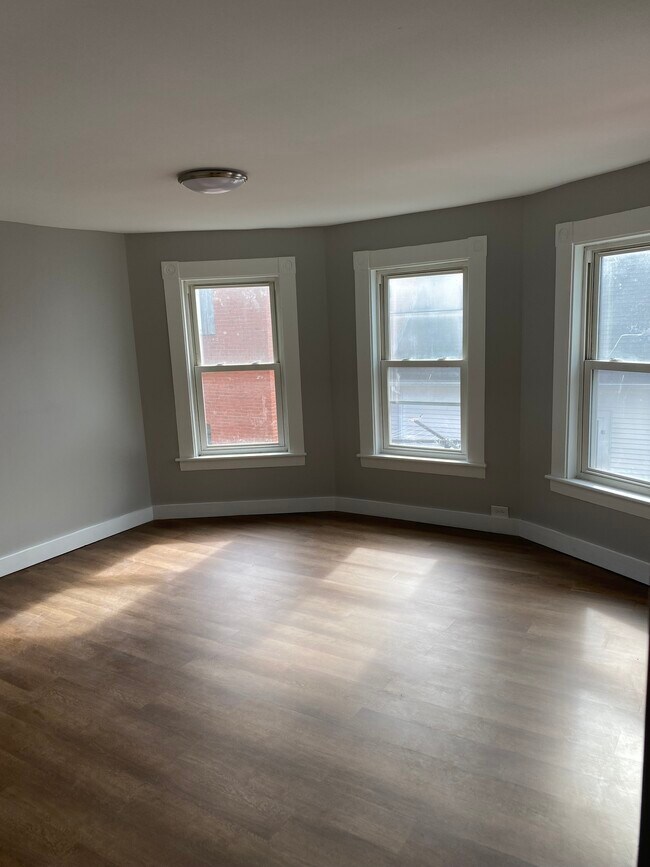 34 Chestnut St, Rochester, NH 03867 Townhome Rentals in Rochester NH