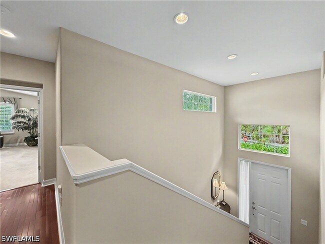 Foto del edificio - 8390 Big Acorn Cir