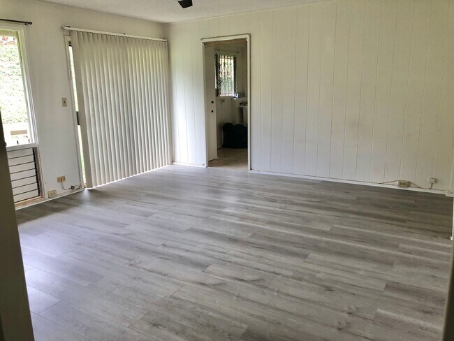 Foto del edificio - Renovated 3 bedroom, 2 bathroom, 2 car car...