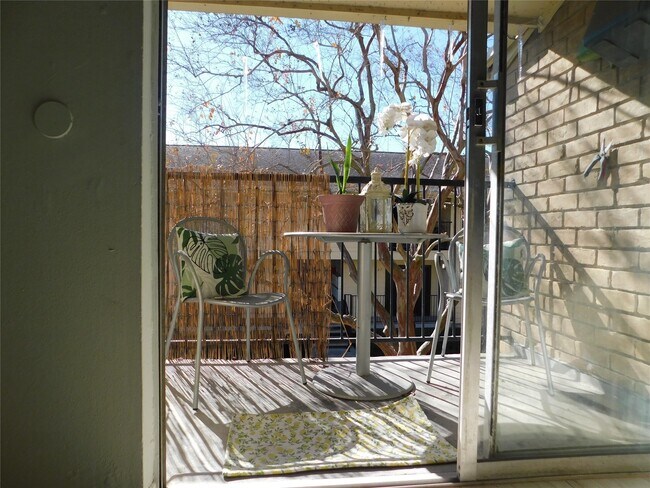 Foto del edificio - 3131 Cummins St