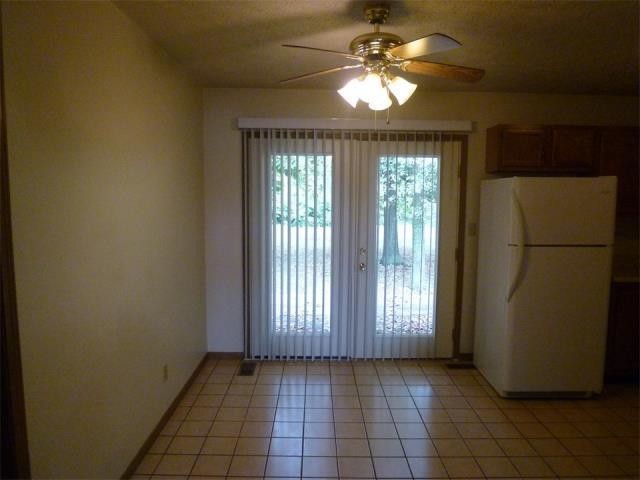 Foto del edificio - 1637 Country Walk Ct