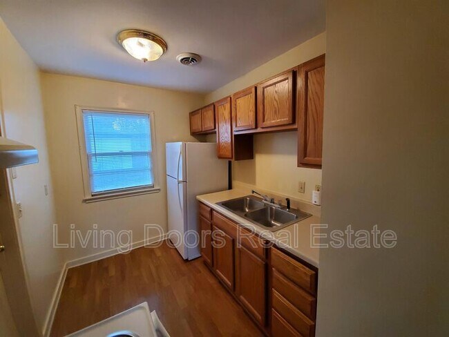 Foto del edificio - 323 S 47th St
