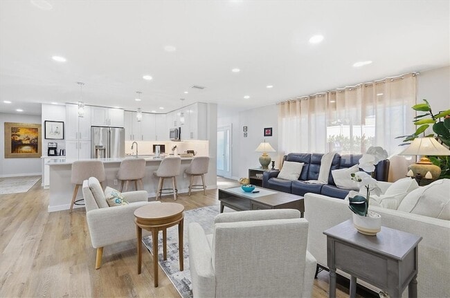 Building Photo - 5247 Carmilfra Dr