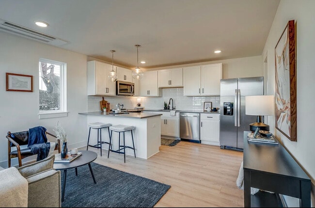 Kitchen/Livingroom - 102 Duke St