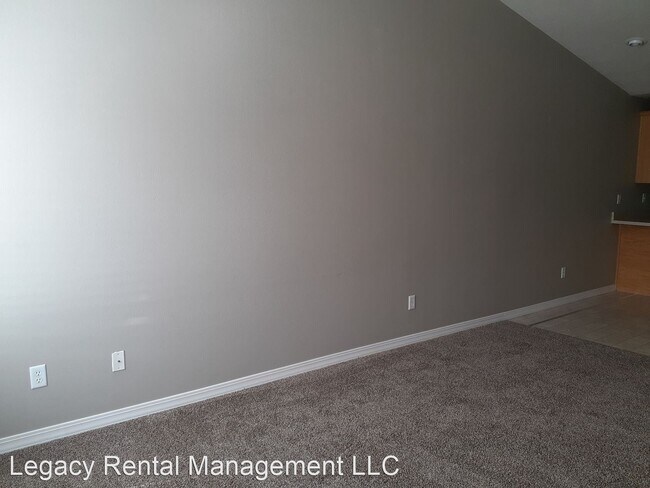 Building Photo - 2 br, 1 bath House - 860 South 5th W #25