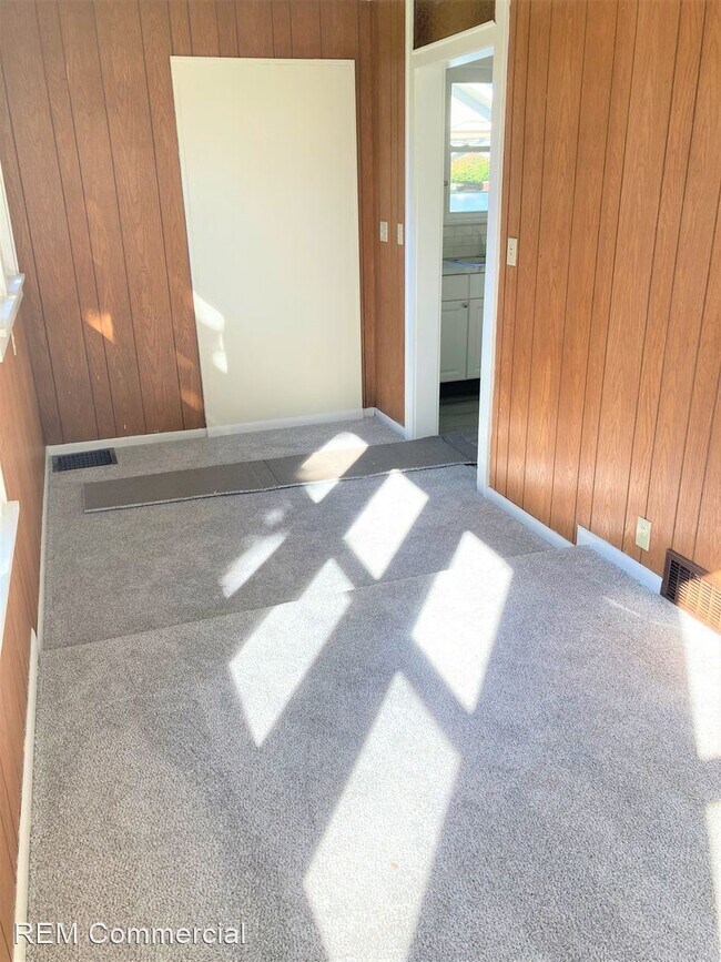 Building Photo - 3 br, 1.5 bath House - 1334 19th Street NW