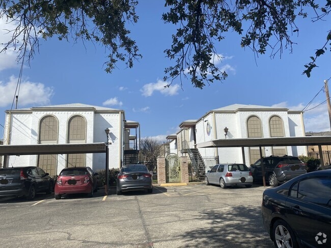 Building Photo - Zodiac Apartments